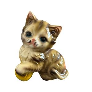 Vtg Choice Imports Japan Tabby‎ Cat Kitten w/ Yellow Yarn Ball Ceramic Figurine